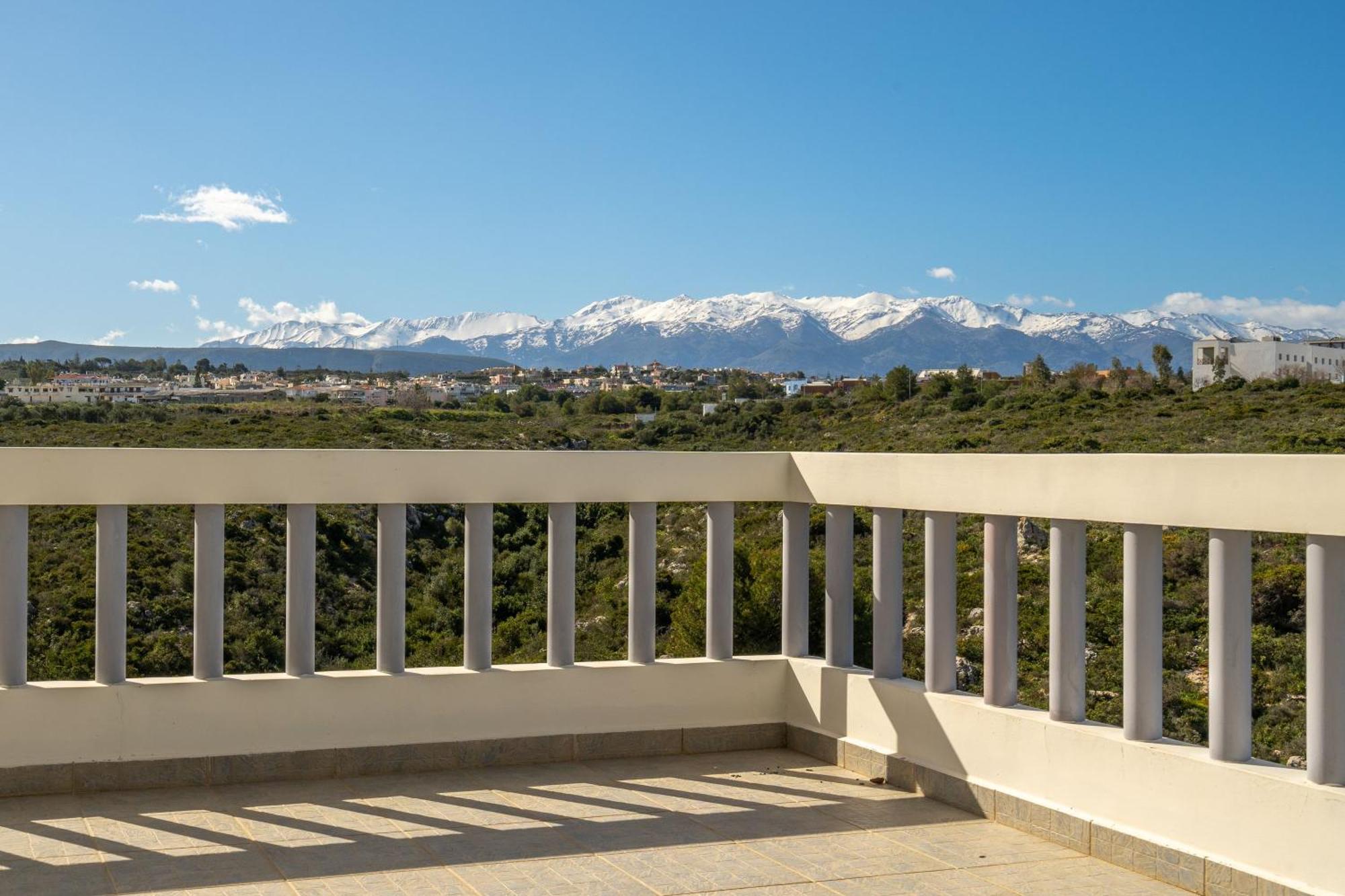 Le Mont Blanc - With Shared Pool Apartment Kounoupidhiana Exterior photo